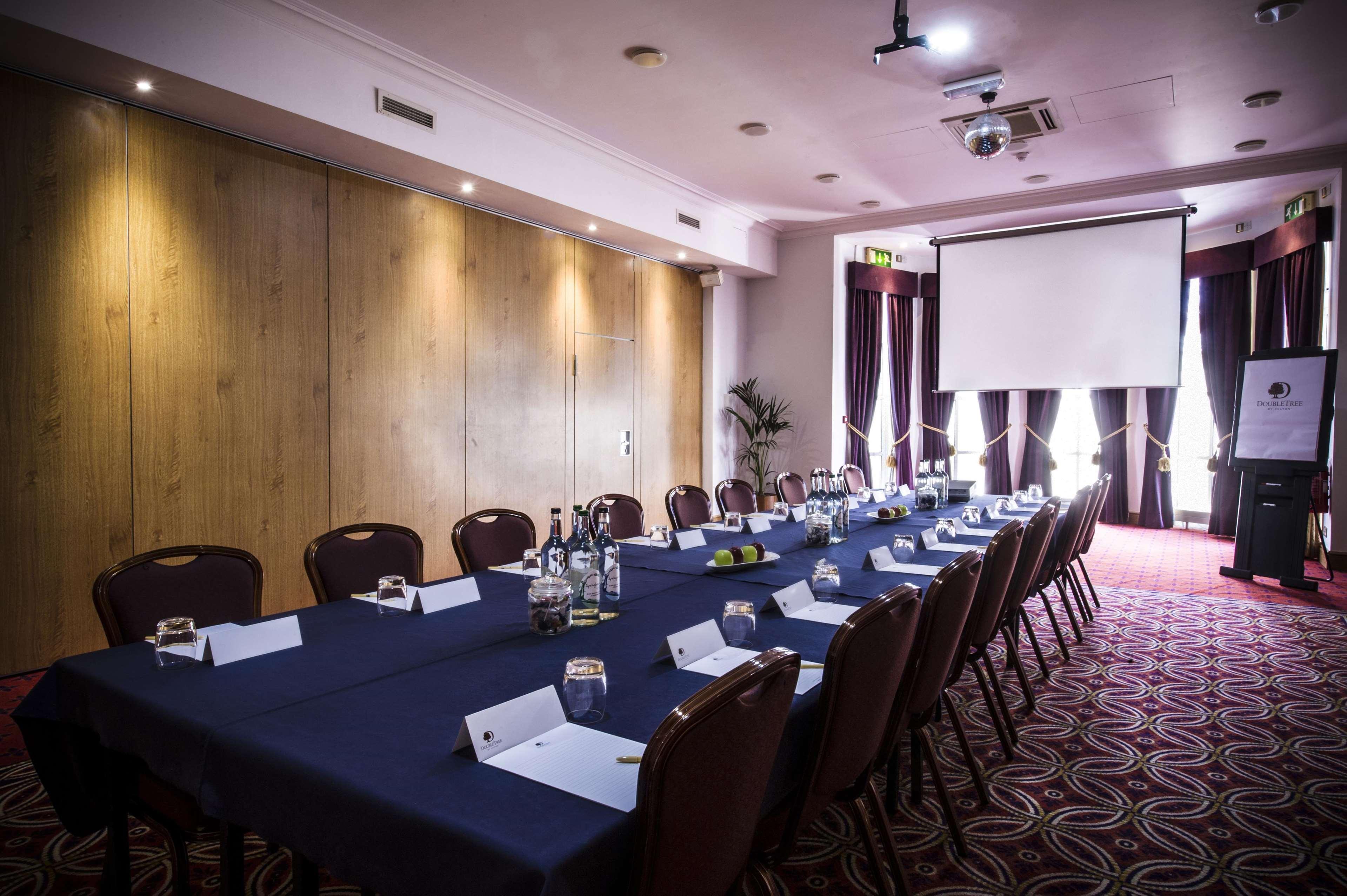Doubletree By Hilton Cheltenham-Cotswolds Exterior photo