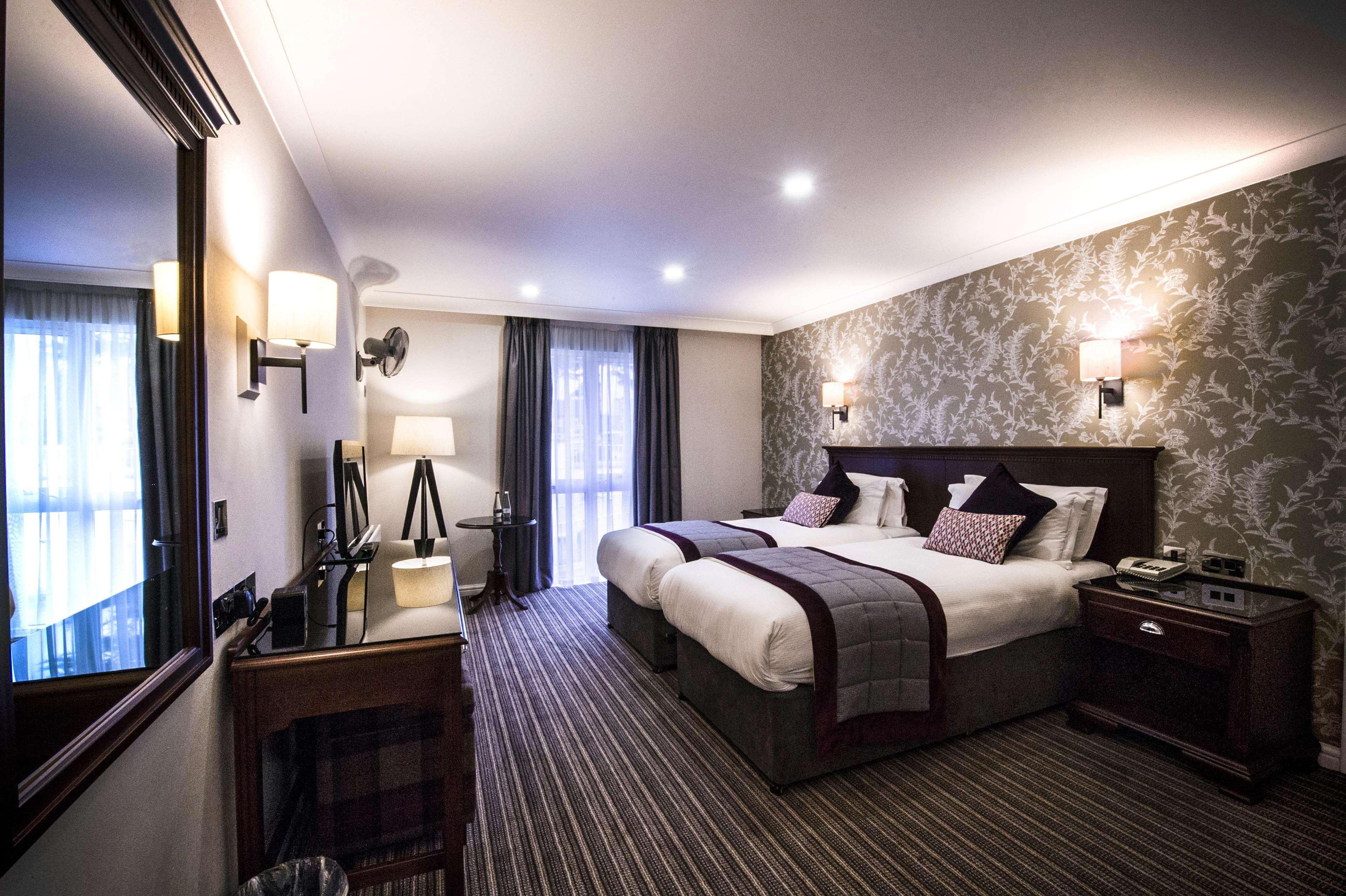 Doubletree By Hilton Cheltenham-Cotswolds Exterior photo