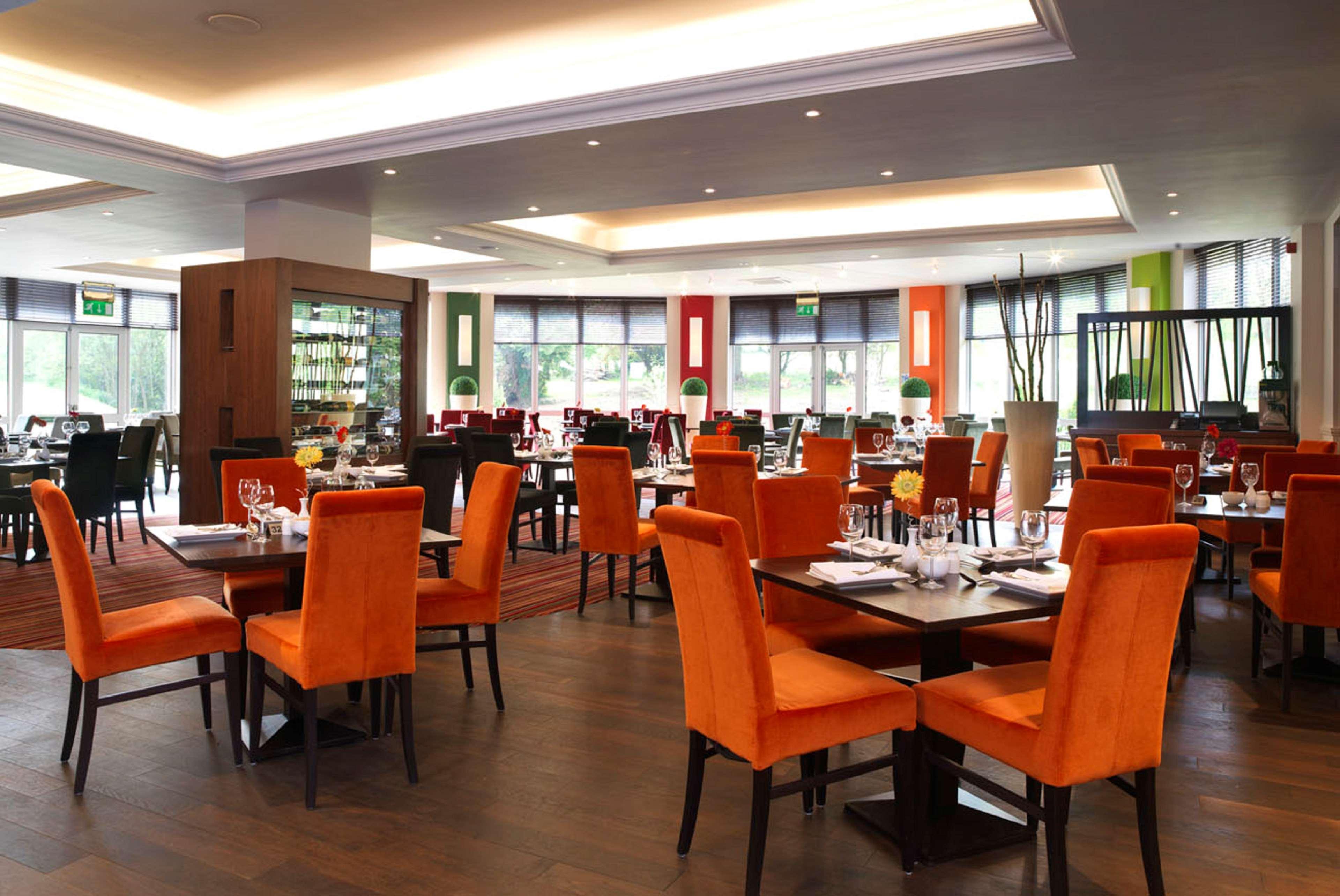Doubletree By Hilton Cheltenham-Cotswolds Exterior photo