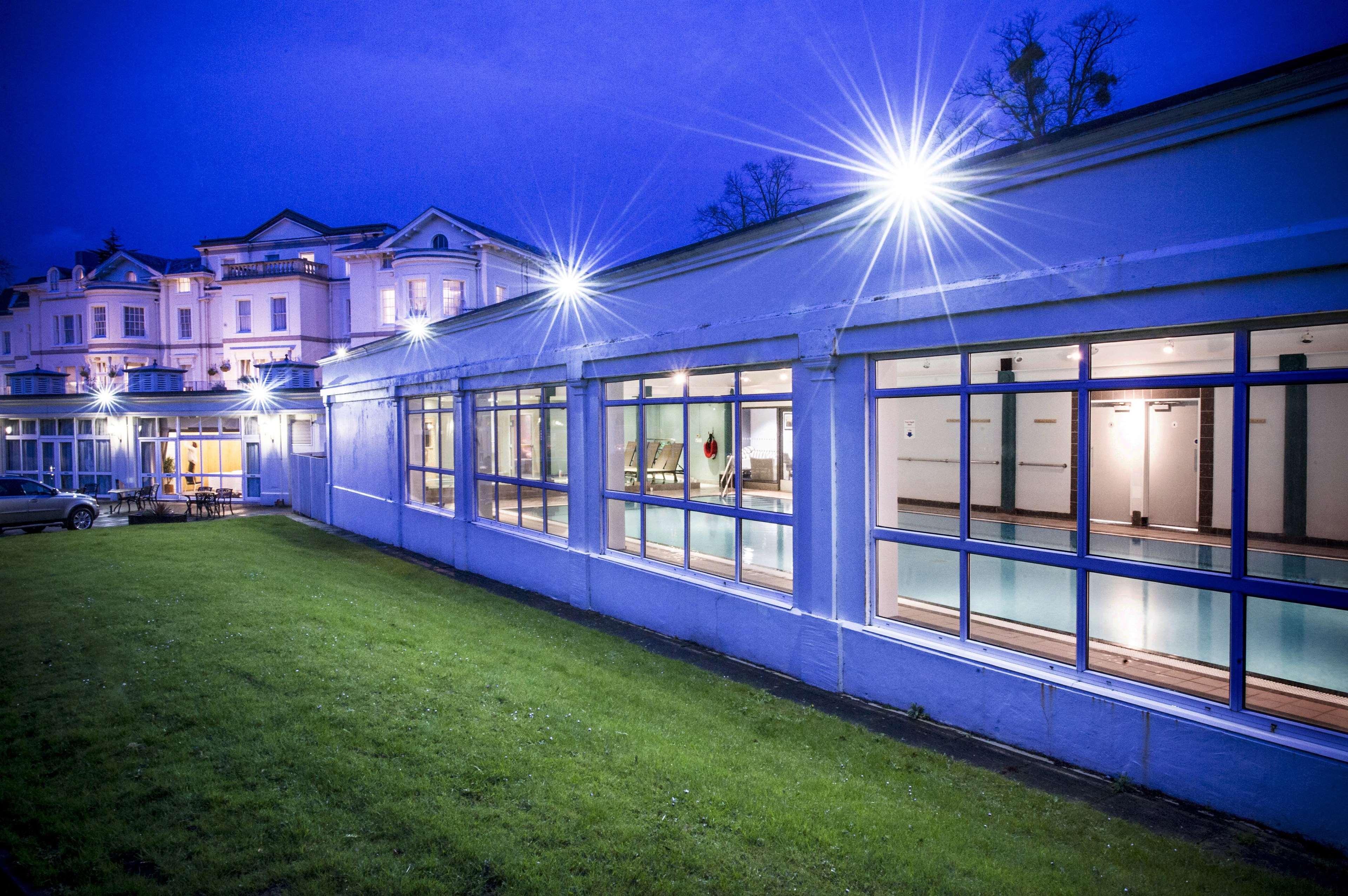 Doubletree By Hilton Cheltenham-Cotswolds Exterior photo