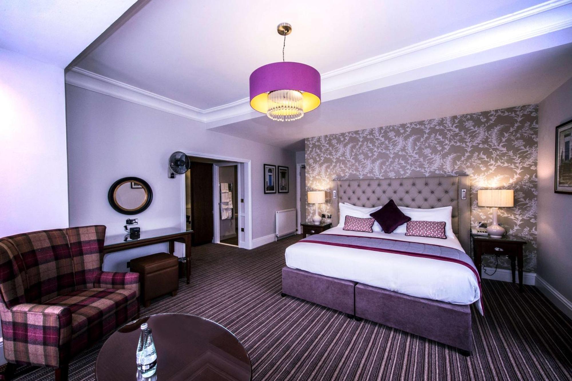Doubletree By Hilton Cheltenham-Cotswolds Exterior photo