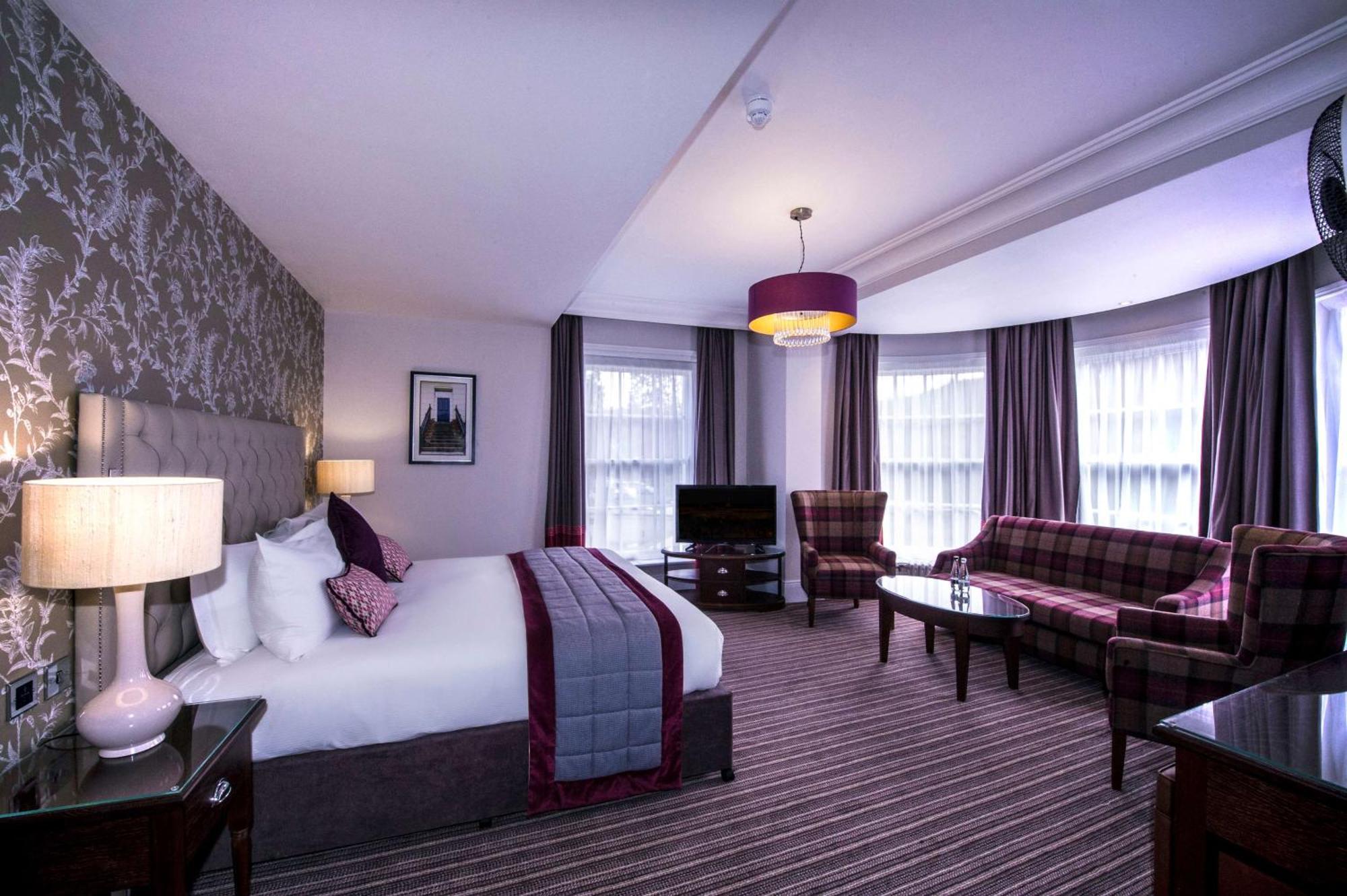 Doubletree By Hilton Cheltenham-Cotswolds Exterior photo