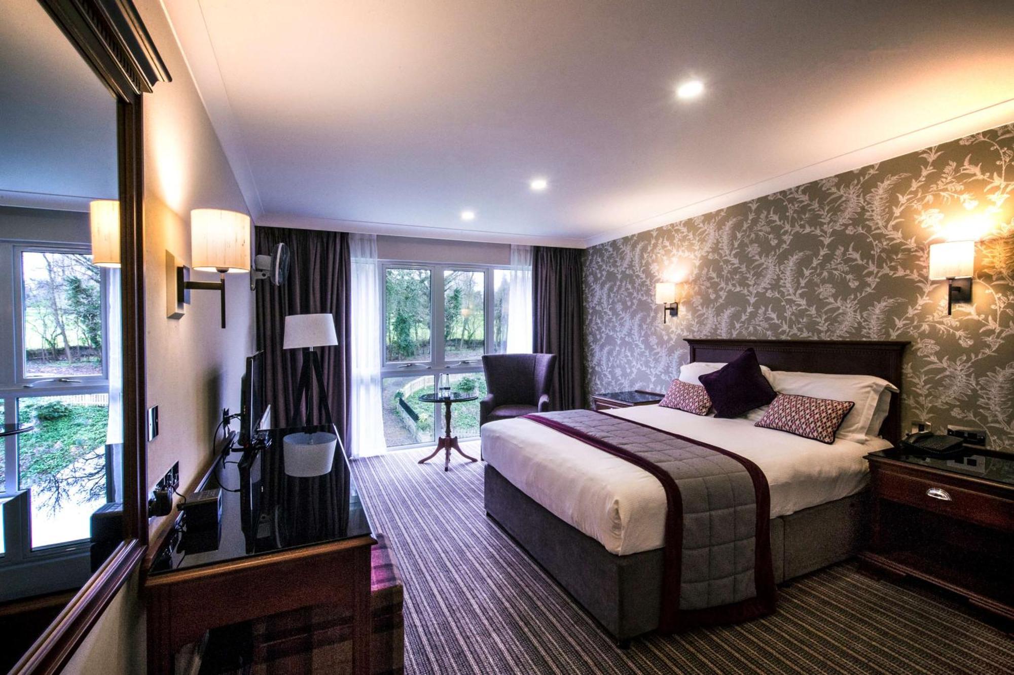 Doubletree By Hilton Cheltenham-Cotswolds Exterior photo