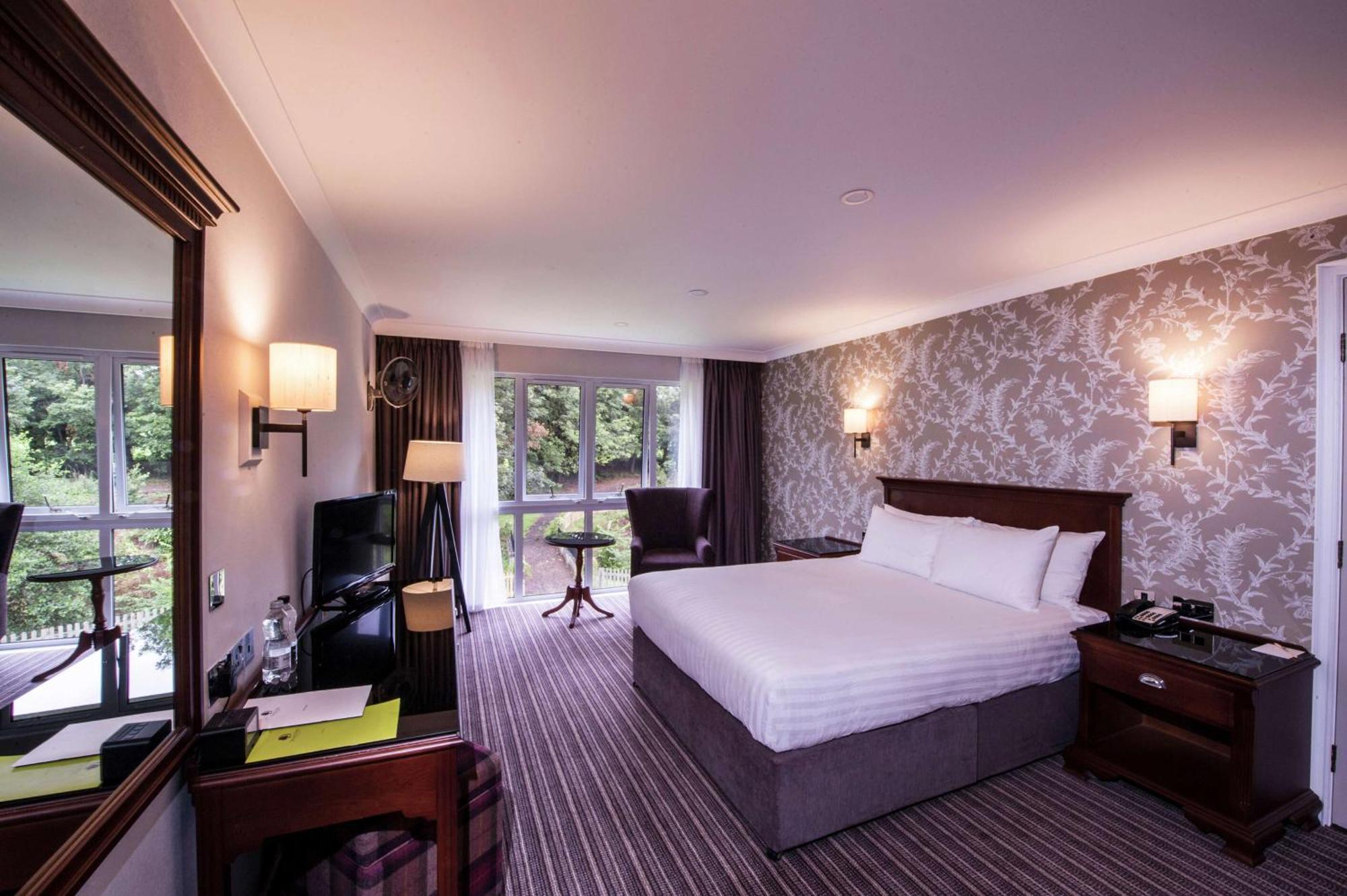 Doubletree By Hilton Cheltenham-Cotswolds Exterior photo
