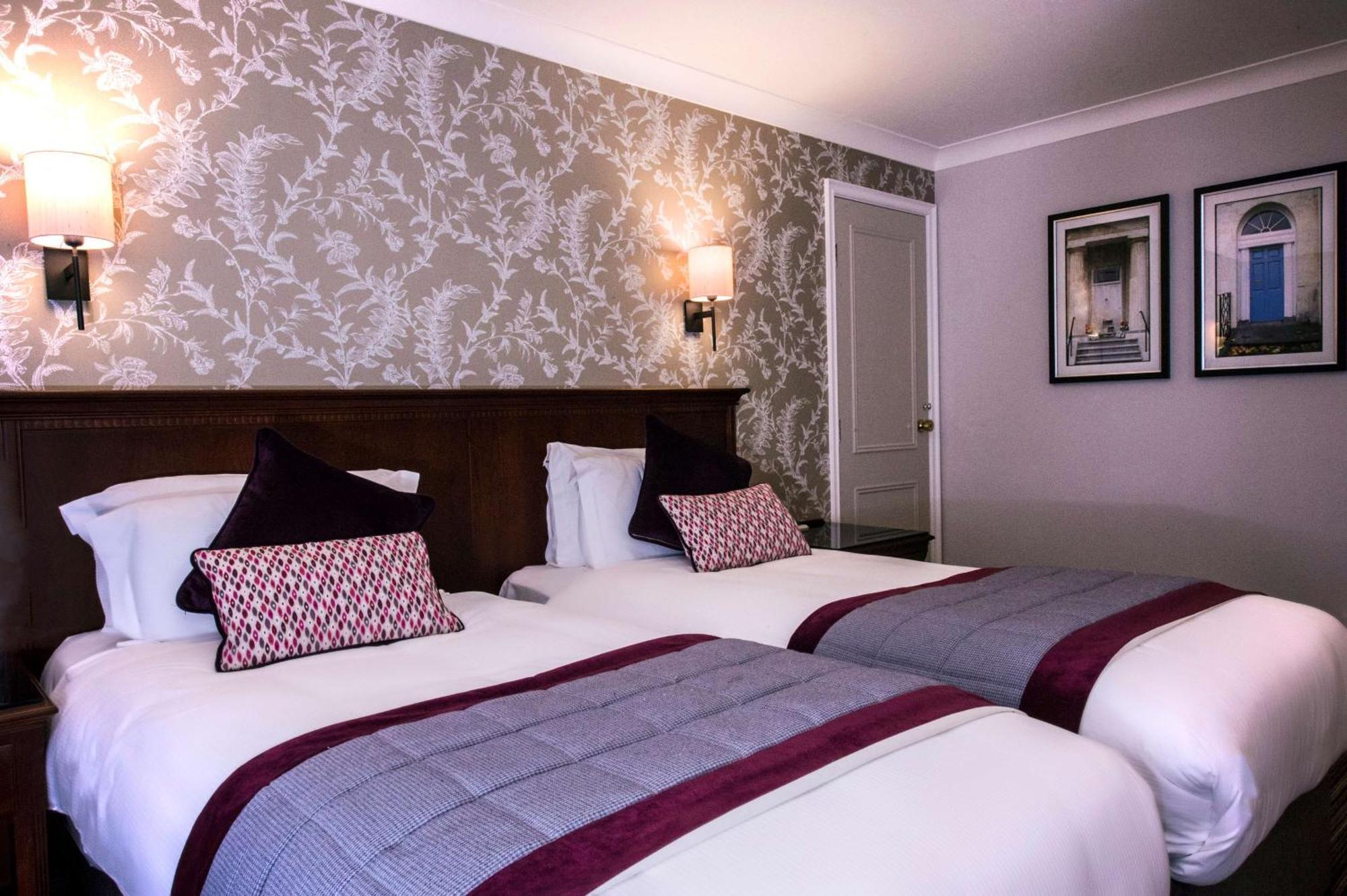 Doubletree By Hilton Cheltenham-Cotswolds Exterior photo