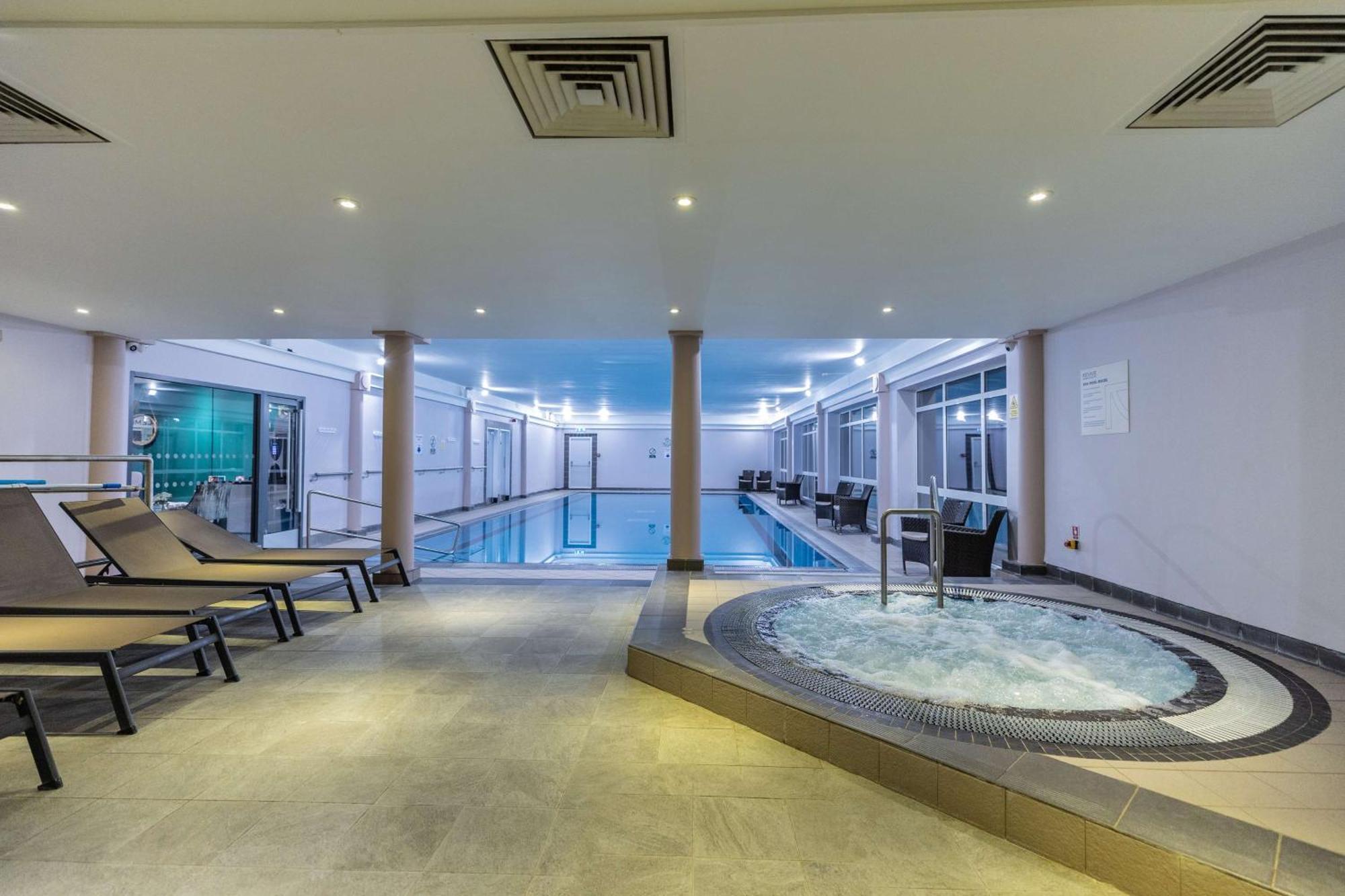 Doubletree By Hilton Cheltenham-Cotswolds Exterior photo